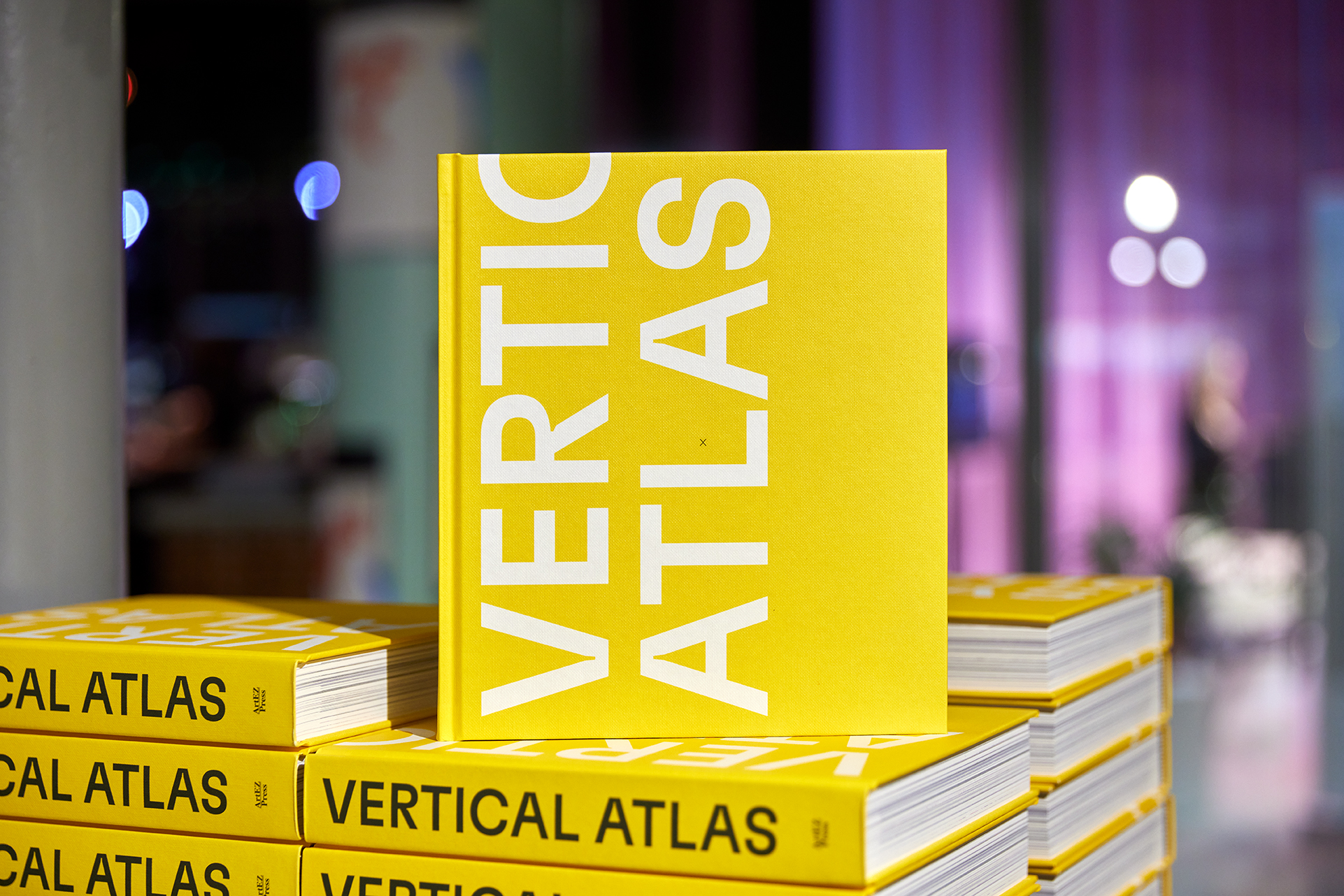 Book Vertical Atlas